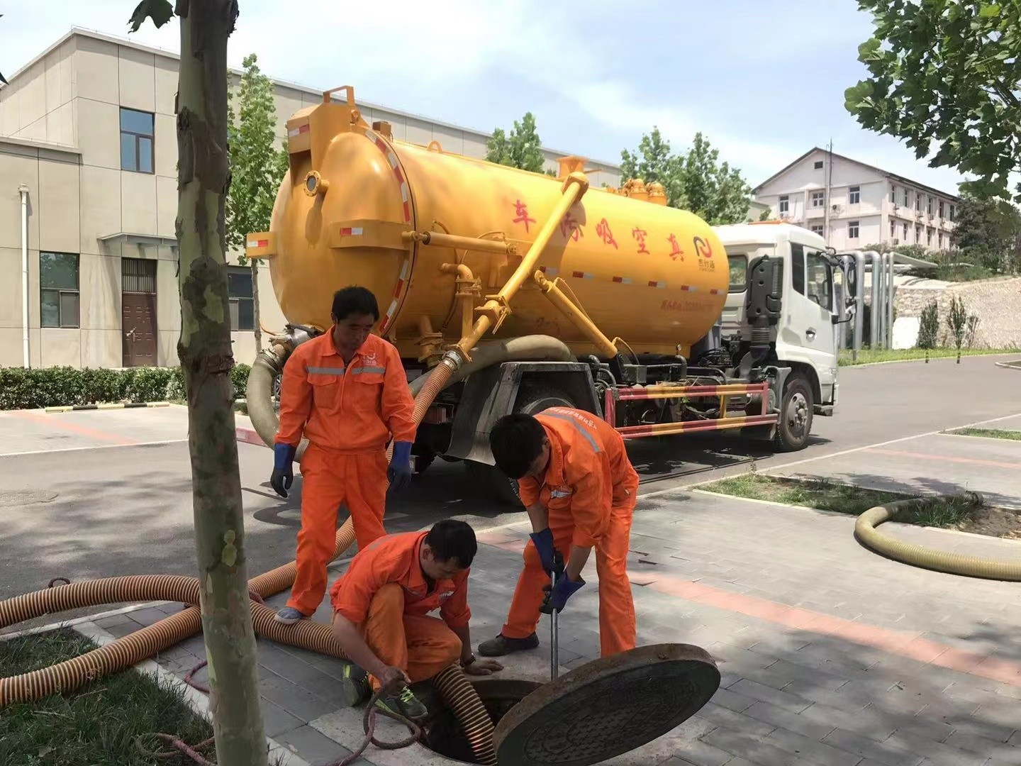 阳明化粪池清理与5-8吨吸粪车施工效率分析